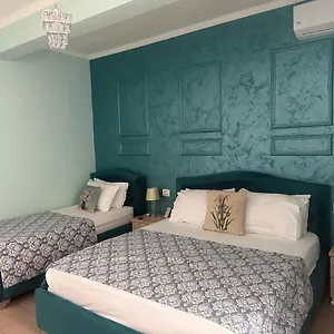 apartments-next-to-the-beach-in-durres.albaniahotels.org/